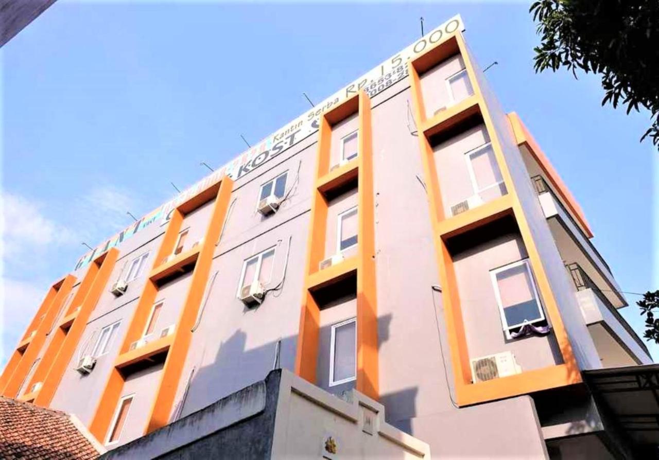 Giant Kost Otel Tangerang Dış mekan fotoğraf